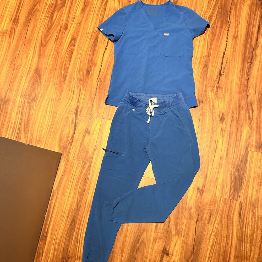 Figs scrubs
